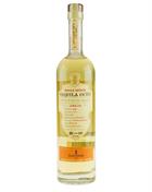 OCHO Cask Finish Plantation Rum fra Barbados indeholder 70 centiliter tequila med 46 procent alkohol